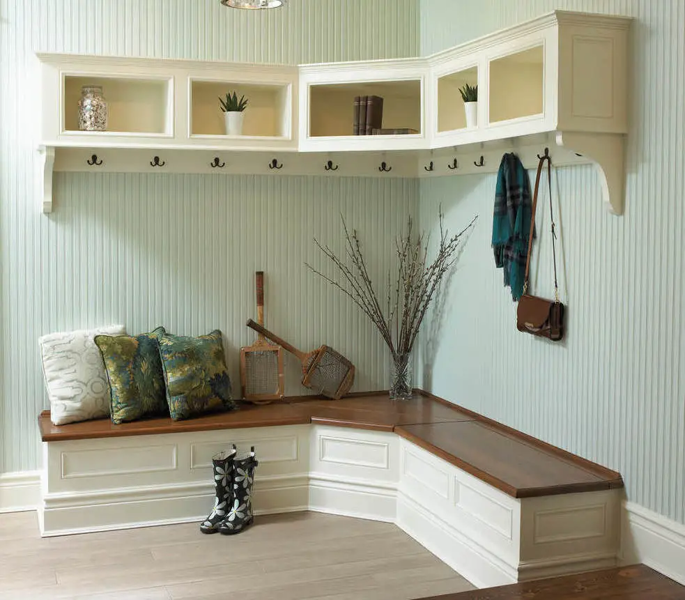 How to Build a Mudroom Bench