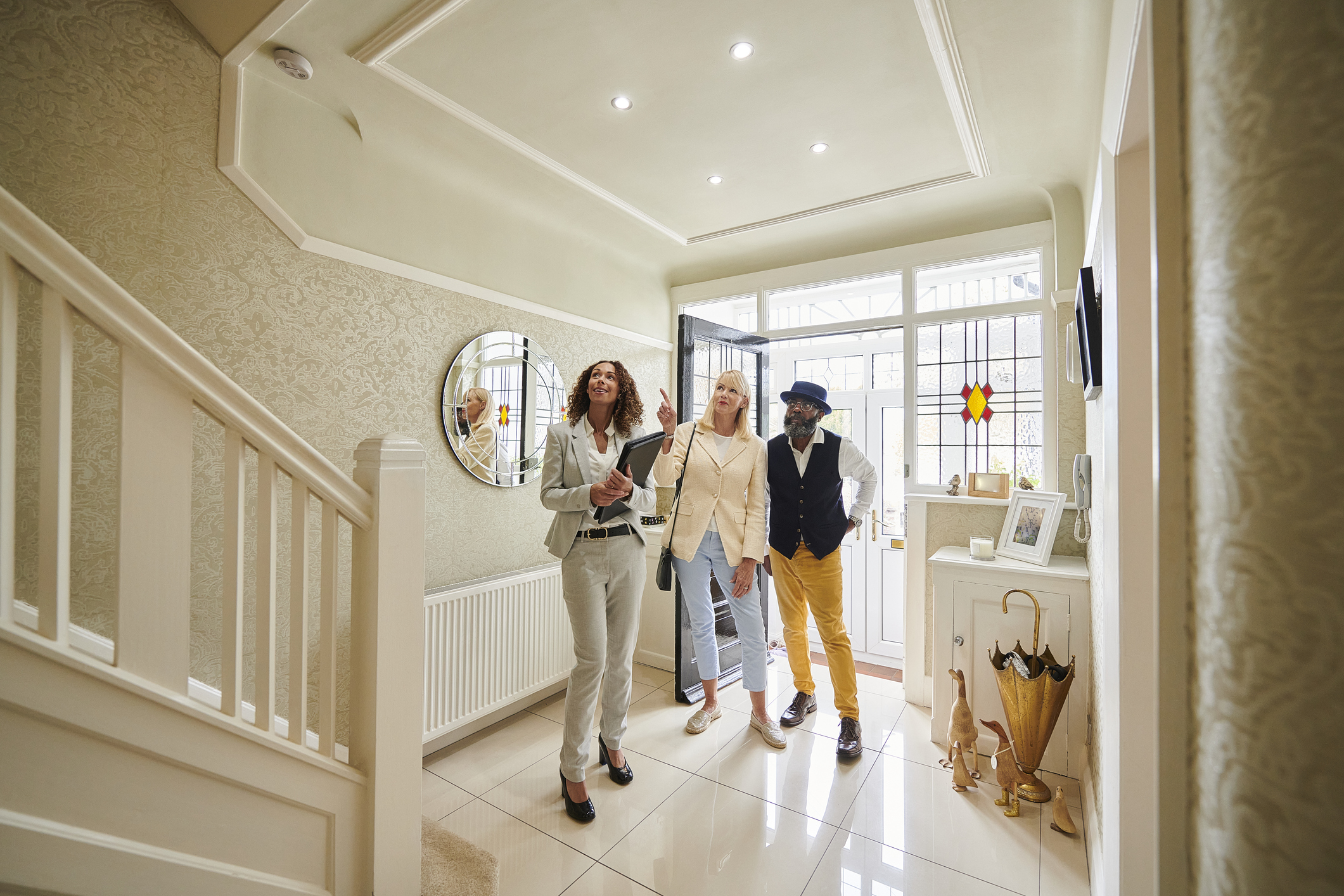 9 Reasons to Work With a Real Estate Agent When Buying a Home