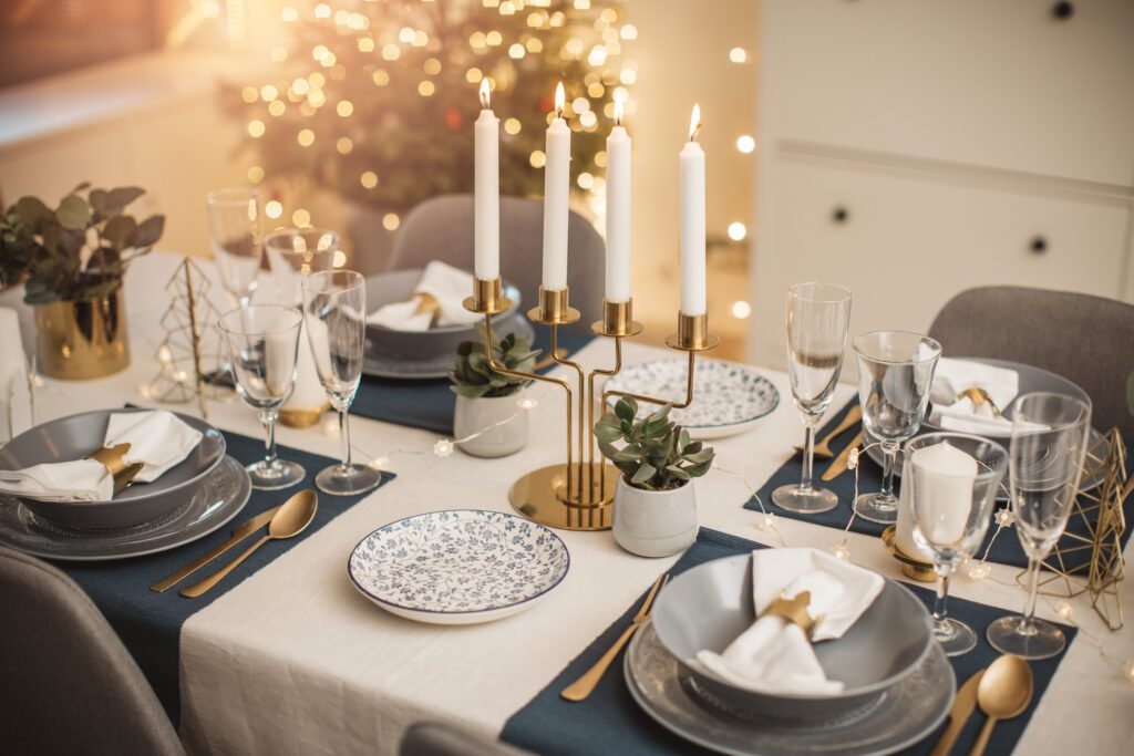 Etiquette 101: How to Properly Set Your Holiday Table - Blog